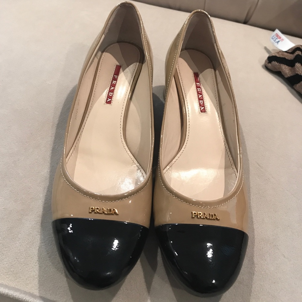 Authentic Prada shoes 38.5 new condition mules